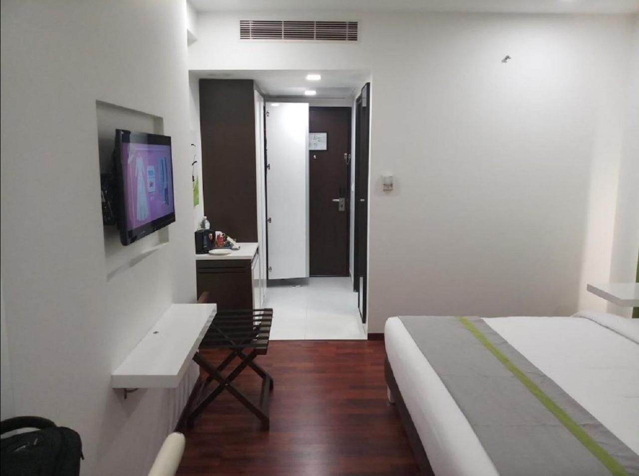 Lemon Tree Hotel, Banjara Hills, Hyderabad Eksteriør bilde
